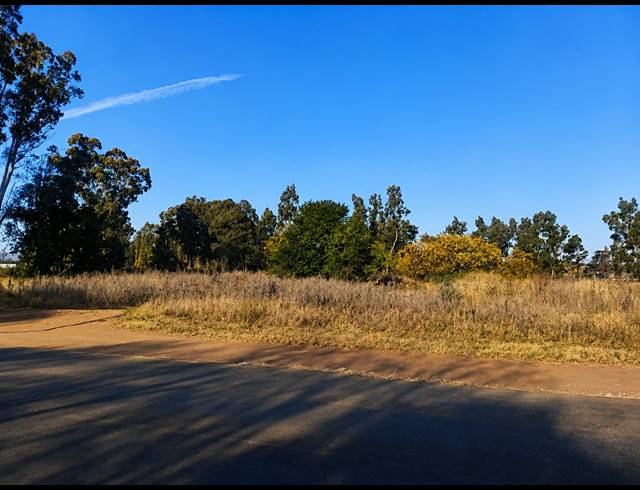 13,688M² VACANT LAND FOR SALE IN HIGHBURY